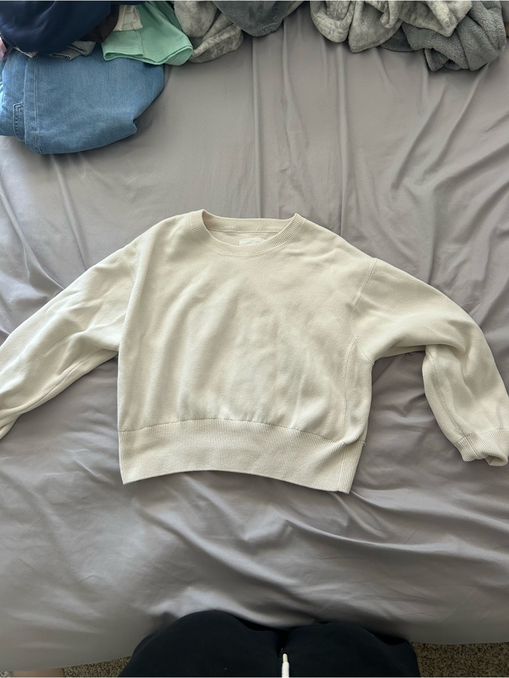 aerie Light Cream Crewneck Sweater